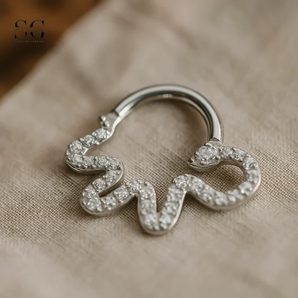 SGYS2014 - F136 Titanium Segment Clicker Ring for Helix Ear Piercing - Image 2