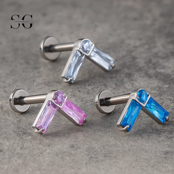 SG4048 - ASTM F136 Titanium L-Shape Labret with Large Zircon Wholesale