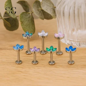 SG4080 - Maple Leaf Titanium Labret Wholesale