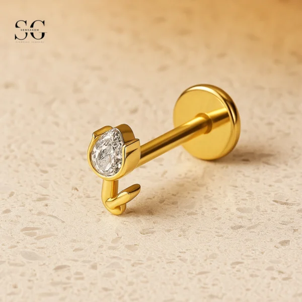 SGYS1130 – Titanium Threaded Labret with Bud-Inspired Zircon Design