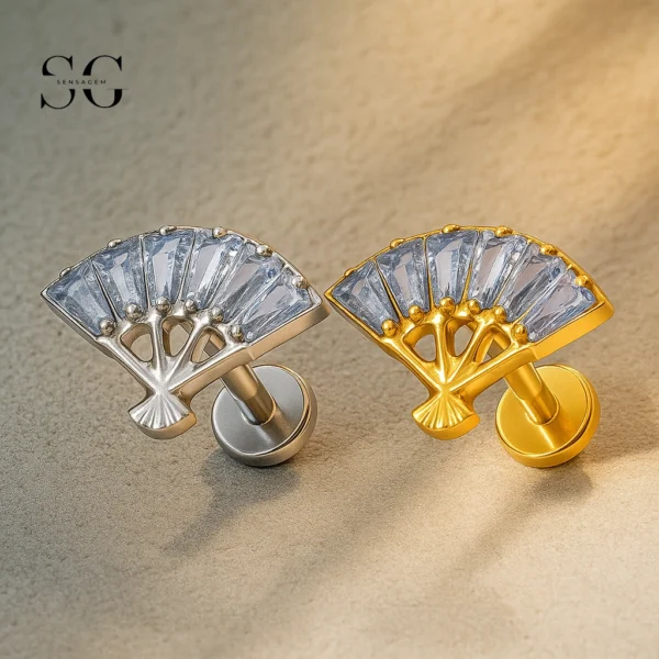 SG4120 - Fan-Shaped Threadless Titanium Lip Labret for Piercings