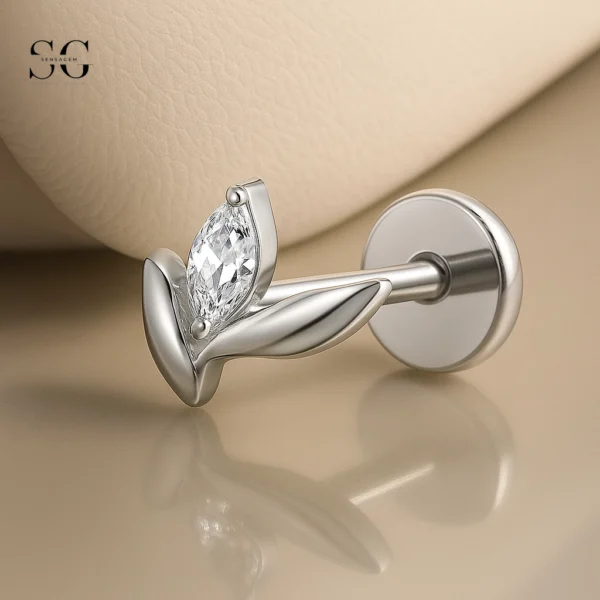SGYS1028 Internal Thread Labret with Butterfly, Star, and Moon Design