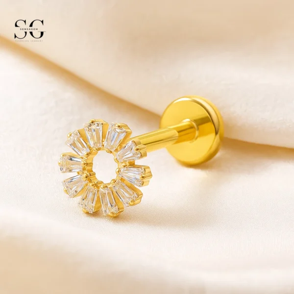 SGYS1036 Internal Thread Labret with Sunflower Design and Zircon Gemstones