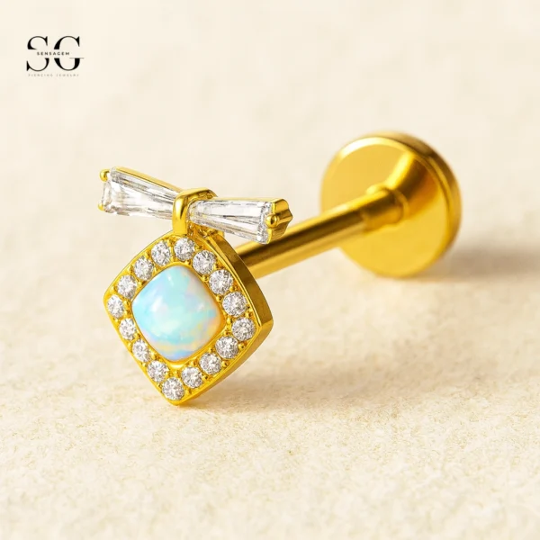 SGYS1039 Lock-Shaped G23 Titanium Labret with Zircon Gemstones