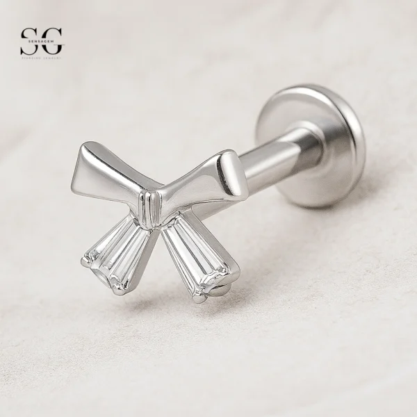SGYS1061 Internal Thread Labret Studs – F136 Titanium with Zircon Gem