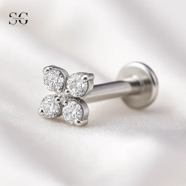 SGYS1063 Internal Thread Stud Labret – F136 Titanium with Four White Zircon Gems