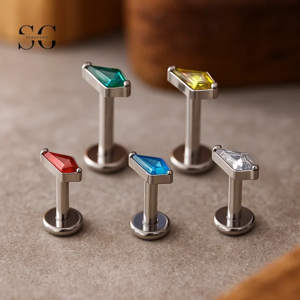 SG4009 Flat Back Labret Stud – G23 Titanium Threaded Labret with Diamond-Cut Zirconia