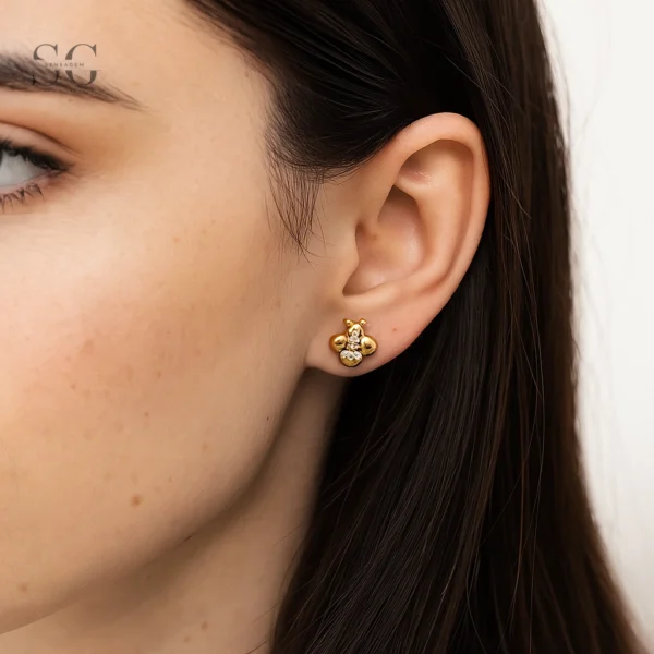 SG4073 - Wholesale Bee Zircon Titanium Labret Piercing