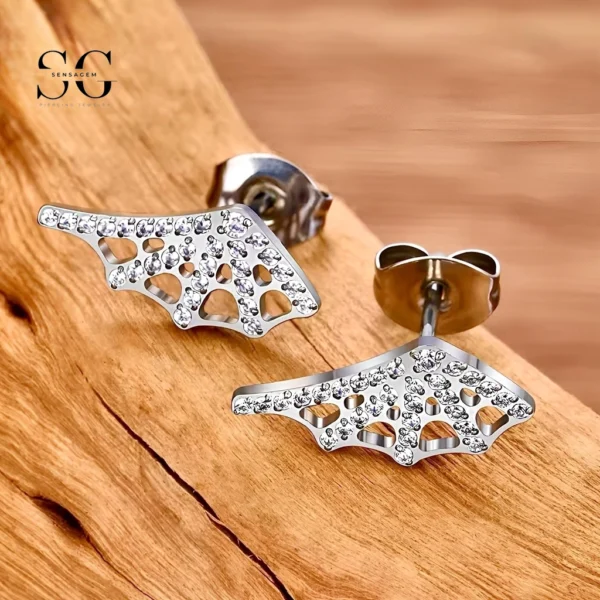 SG9005 F136 Titanium Ear Studs with High Polish Finish