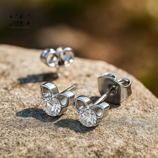 SG9006 Cat-Shaped F136 Titanium Ear Studs