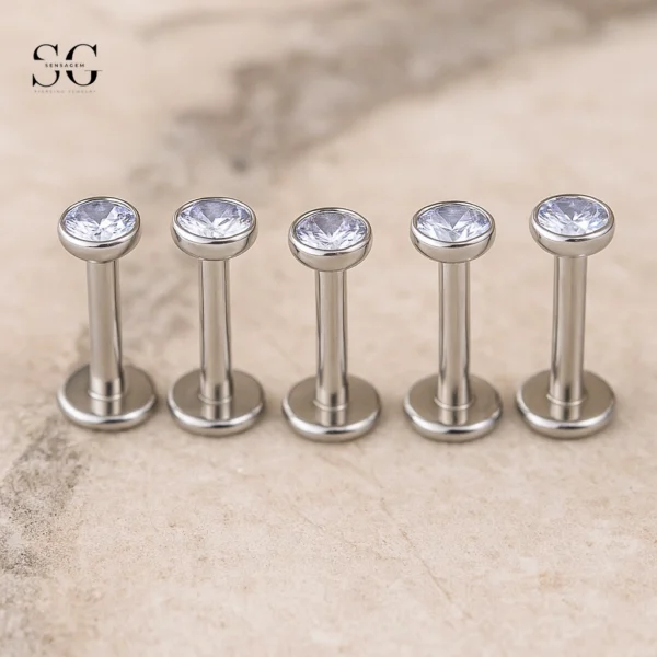 SGYS1079 - Quality Body Jewelry: Implant-Grade Titanium Labret Piercing Jewelry