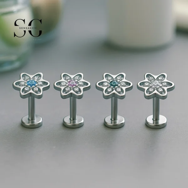 SG4178 - Snowflake Shaped Zircon F136 Titanium Threaded Labret