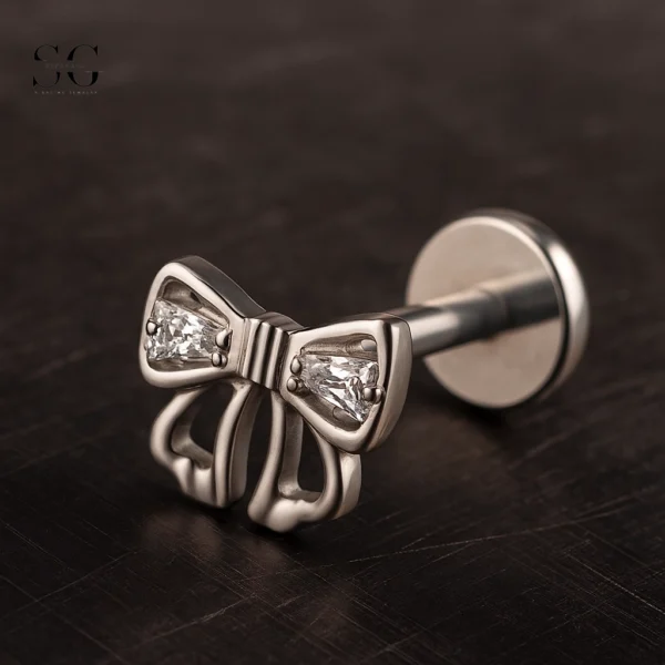 SGYS1156 – Titanium Bow Labret with White Zircon for Cute Piercings - Image 2