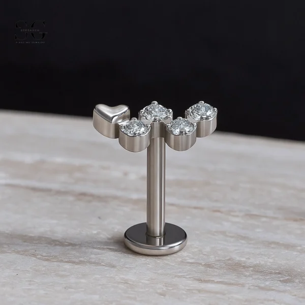 SGYS1184 Heart & Square CZ Titanium Labret Stud