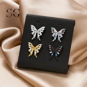 SG4300 Butterfly Zircon Flat Labret Piercing in Titanium