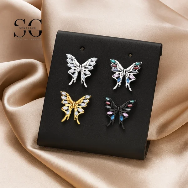 SG4300 Butterfly Zircon Flat Labret Piercing in Titanium