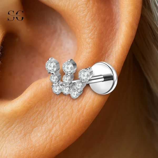 Sensagem SGYS4309 G23 Titanium Internally Threaded Labret with 5A Zircon Tri-Cluster - Image 2