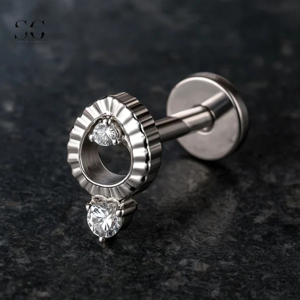 Sensagem SGYS4314 G23 Titanium Internally Threaded Labret with 5A Zircon Heart Charm - Image 2