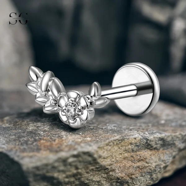 Sensagem SGYS4327 G23 Titanium Internally Threaded Male Labret with 5A Zircon Floral Cluster
