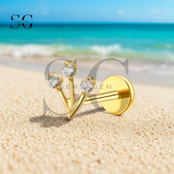 Sensagem SGYS1220 G23 Titanium Internally Threaded Triple-Gem V-Shape Labret - Image 2